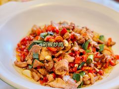 -阿瓦山寨·湘菜现炒·剁椒鱼头王(咸阳总店)