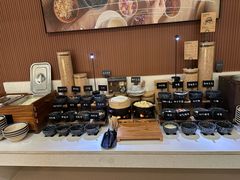 -上海虹桥中心爱琴海亚朵S酒店