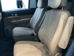 -理想汽车(世纪汇店)