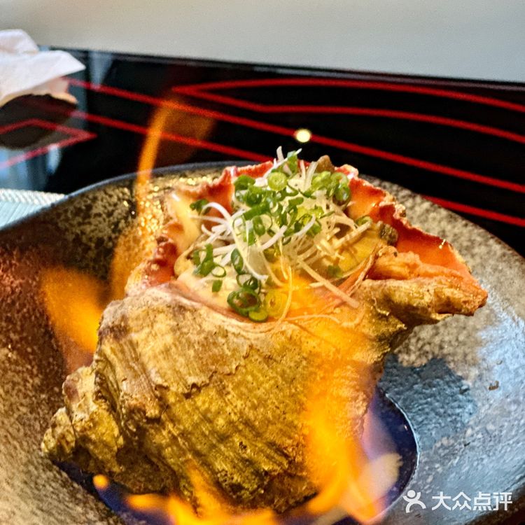 一家餐厅满足你烧鸟日料蹦迪酒吧一条龙