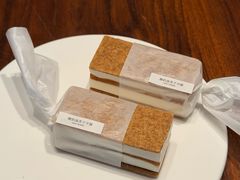 酸奶杏仁手握-半勺舒舒(太乙店)
