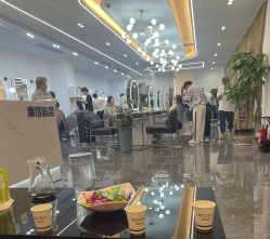 -摩度造型·烫发染发接发