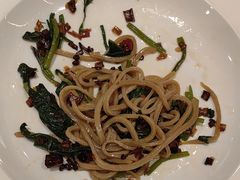 -阿瓦山寨·湘菜现炒·剁椒鱼头王(咸阳总店)