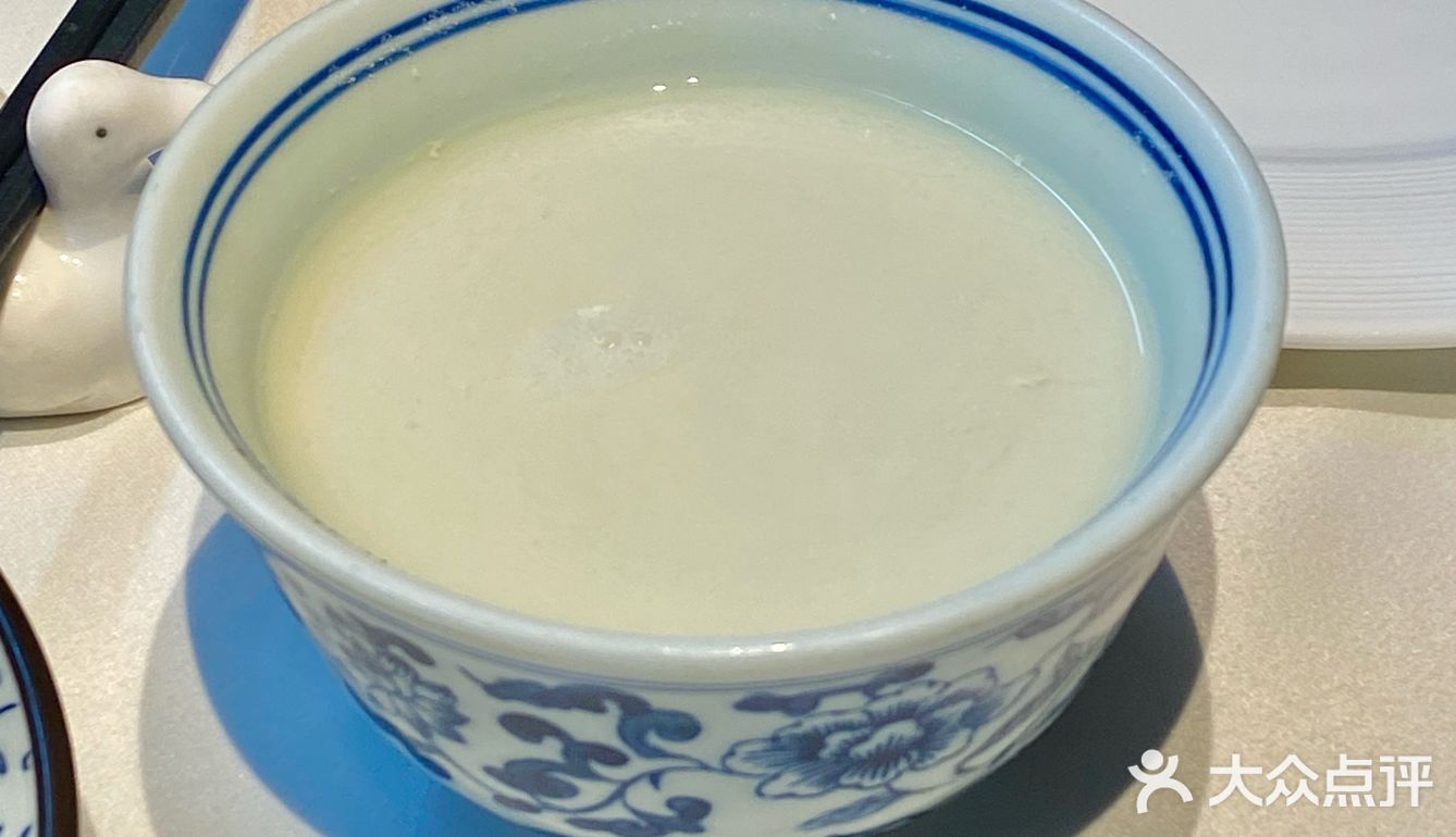 在四季民福烤鸭店，我准确的知道了豆汁的味道[笑哭][笑哭]