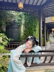 -一揽芳华汉服旗袍体验馆(拙政园店)