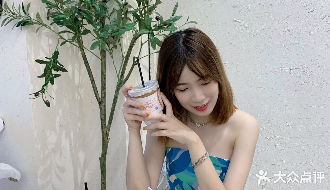 发现一家不含添加的宝藏面包店！冰淇淋面包超好吃[调皮]
