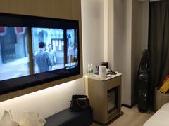 -欢漫酒店(布吉石芽岭地铁站店)