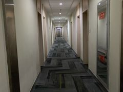 -西安煤研宾馆(万达广场李家村地铁站店)