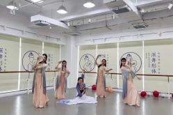-深舞形体民族舞蹈工作室
