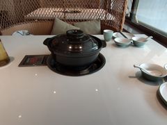 靠窗位-东椰·海南椰子鸡火锅(朝阳门店)