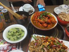 -虾弄弄海派小龙虾·牛羊蝎子火锅