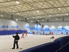 -乔波室内滑雪场