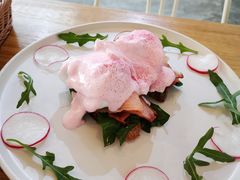 粉粉的班尼迪克蛋-CHILLAX轻乐时(侨建·Hi City店)