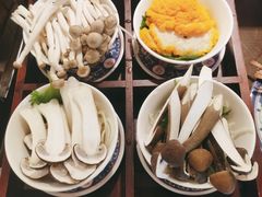 -老房老舍重庆火锅(假日城市店)