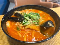 辣海鲜面-古来思鱼饼