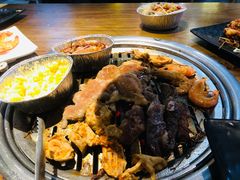 厚切五花肉-·缸桶屋·韩式牛肋条自助烤肉(西湖D11店)