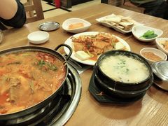 -喇喇排骨火锅·传统韩式脊骨汤(望京西园总店)