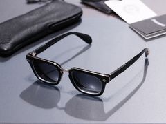-目艮眼镜SHOWROOM(品牌集合店)