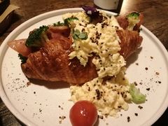 -HIGH FIVE哈福手工汉堡(桂林路店)