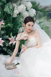 -莫小姐婚纱