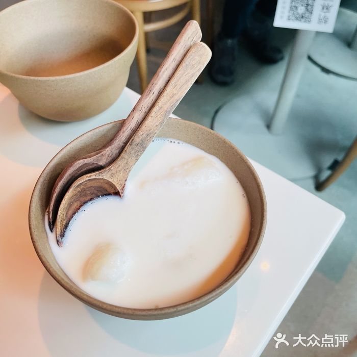 胡麻(静安嘉里店)奶白酒图片
