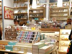 -猫的天空之城概念书店(苏州平江店)