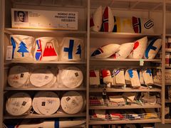 -名创优品(北京新中关购物中心地铁层店)