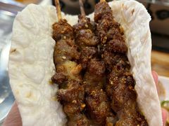 -哈尔滨小酒馆·鲜肉现穿自助烧烤(康新花园店)