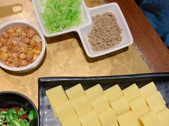 -左庭右院鲜牛肉火锅(金山万达店)