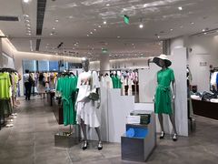 -URBAN REVIVO(高德置地广场·春广场店)
