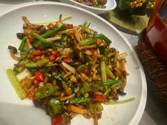 -鑫巴蜀小镇 · 水煮鱼专研店(玉桥店)