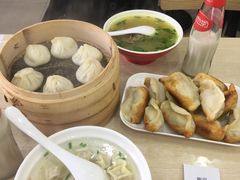 -珊珊小笼馆(仙霞路店)