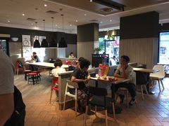 用餐区-肯德基(珠峰店)