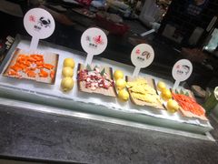 三文鱼-钱小奴海鲜自助黑金店(杭州滨江龙湖店)