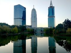 -金桥现代产业园区-停车场