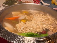-左庭右院鲜牛肉火锅(金山万达店)
