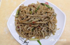 Wild Pepper Beef Fried Rice Noodles
