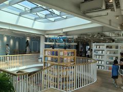 -猫的天空之城概念书店(北戴河蔚蓝海岸店)