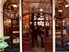 -Majestic Café