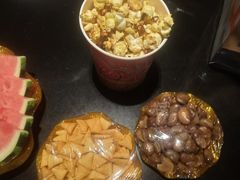 -唛客疯量贩式KTV(金飞达广场店)