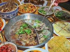 -大众跷脚牛肉馆·非遗传承单位(峨眉山店)