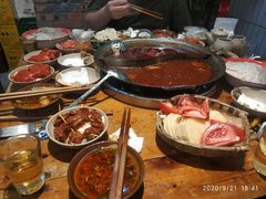 -四小区火锅·巷子里的重庆火锅(花照壁店)