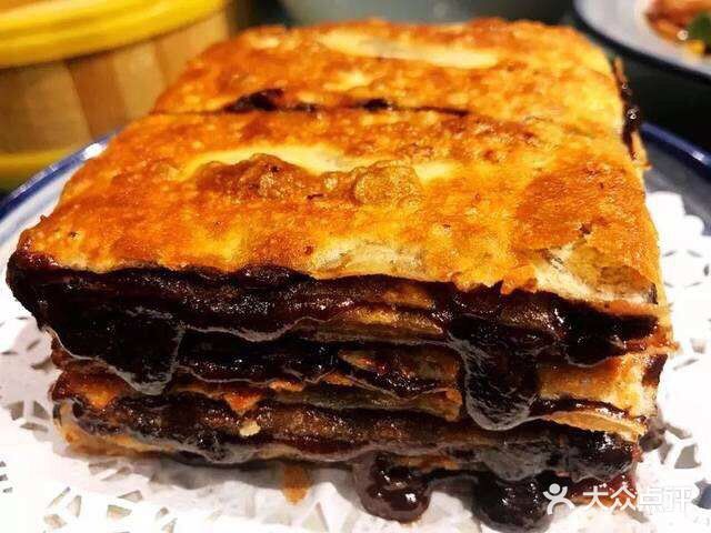 热乎乎的糖饼一端上桌就让人特别欲罢不能