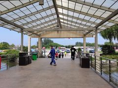 -平望服务区·停车场