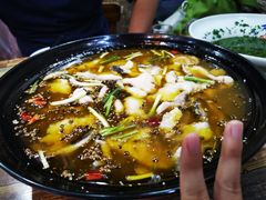 激情椒麻鱼-八张桌子(老店)
