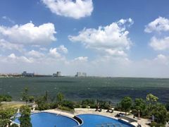 -上海滴水湖皇冠假日酒店