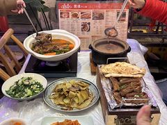 -霄汉牛三鲜湖北砂锅菜(万松园2店)