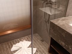 -广东大厦酒店(广州北京路步行街纪念堂地铁站店)