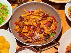 手撕扁担鸡-吃饭皇帝大(解放西路店)