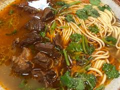 红烧牛肉面-金杨拉面王小吃面馆·牛三宝面·红烧牛肉粉